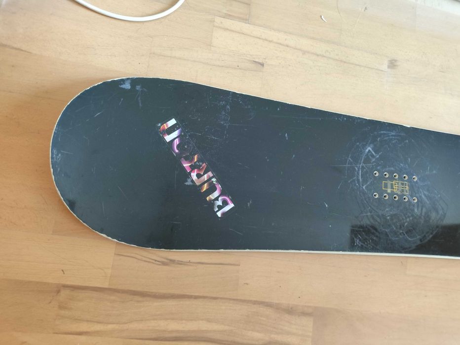 deska snowboardowa Hammer 157cm, uszkodz. krawędź
