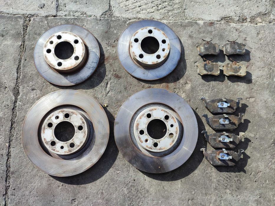 Tarcze Przednie i Tylne + Klocki VW Golf 4 Seat Leon 1 Audi A3 8L