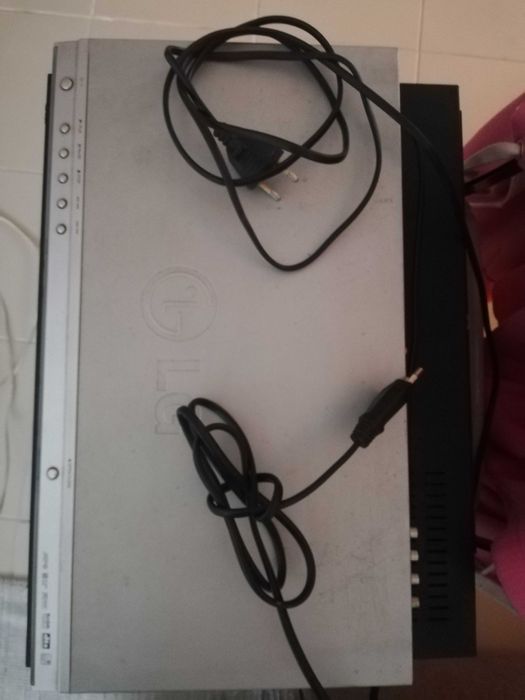 Leitor JVC vhs e LG DVD para peças