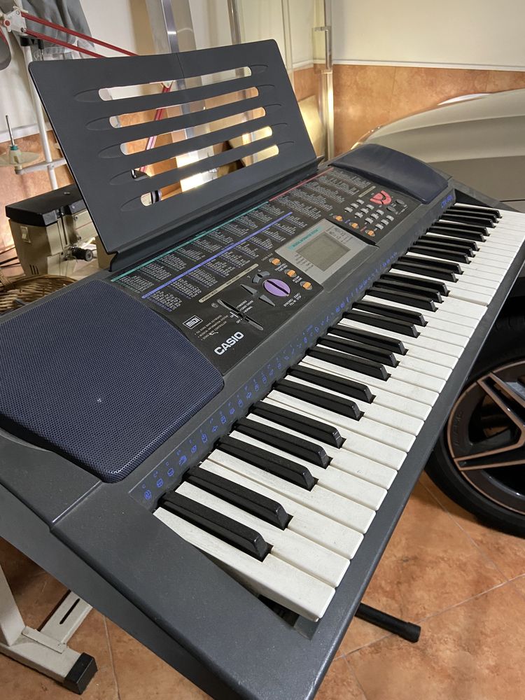 Teclado Casio CTK501 + suporte Nossa Senhora do Amparo • OLX Portugal