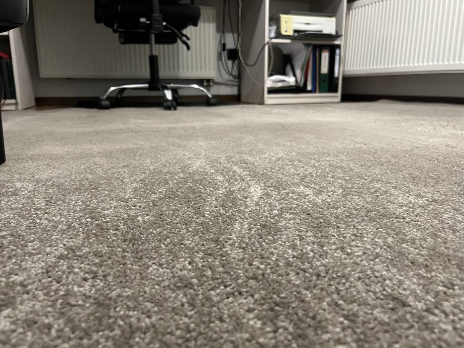 Dywan  szarobeżowy krótkowłosy