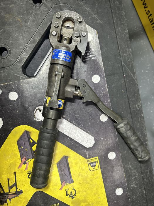 Кабелеріз гідравлічний CEMBRE HT-TC026
