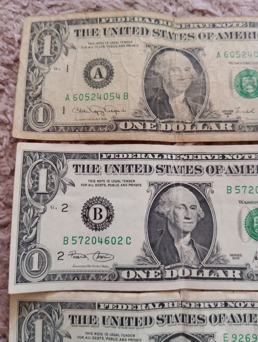 Доллар, купюры по 1 доллару