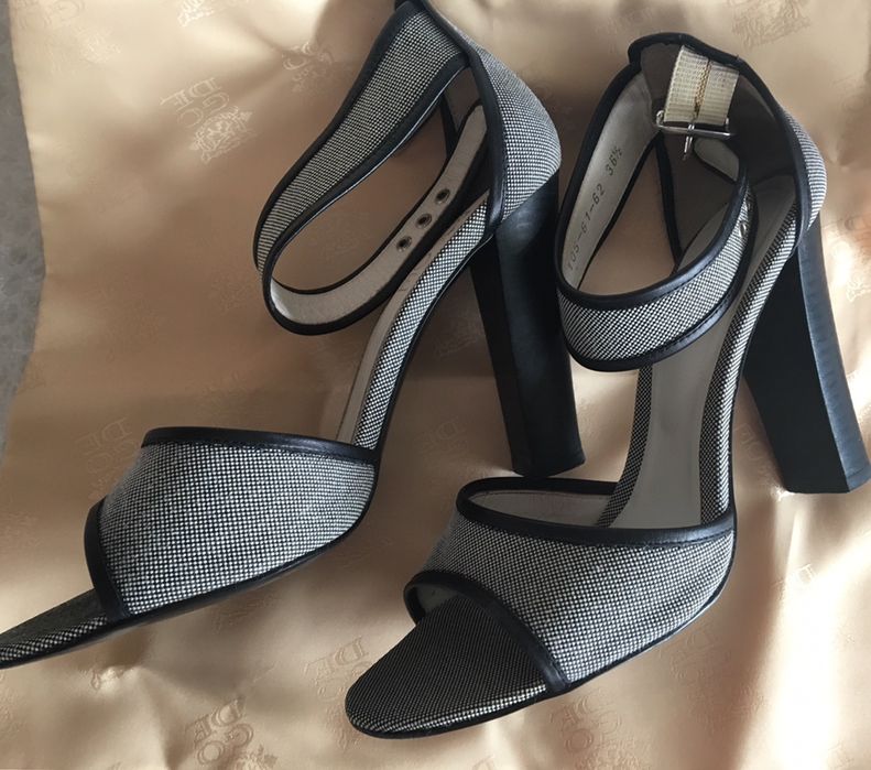 Босоножки GODE, кожа+ткань, р-36,5, 24,5 см, отл.сост.