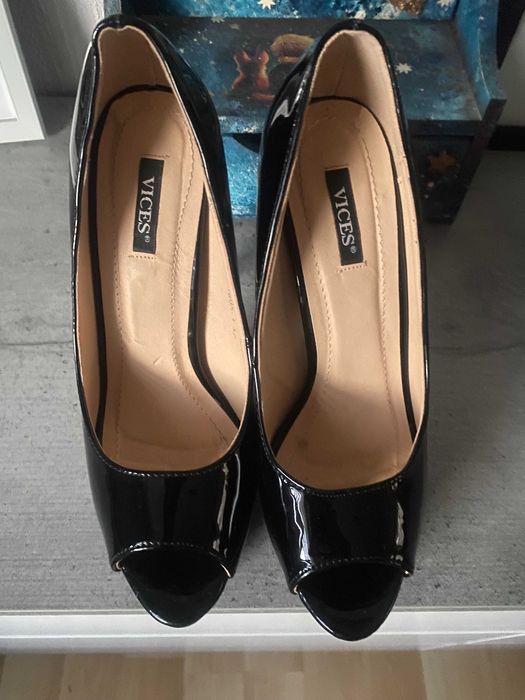 Czarne szpilki na platformie rozmiar 36