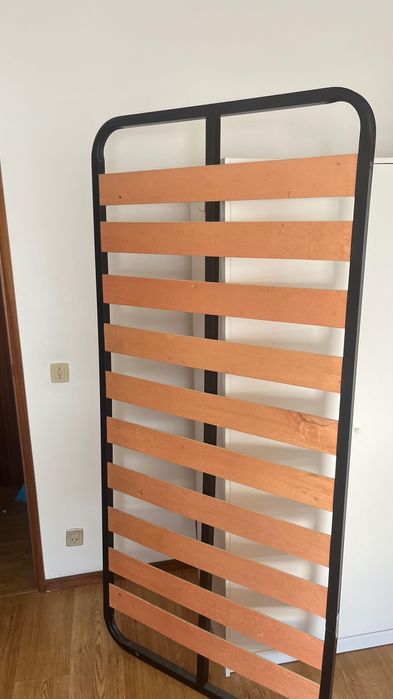 Vendo estrado semi-novo