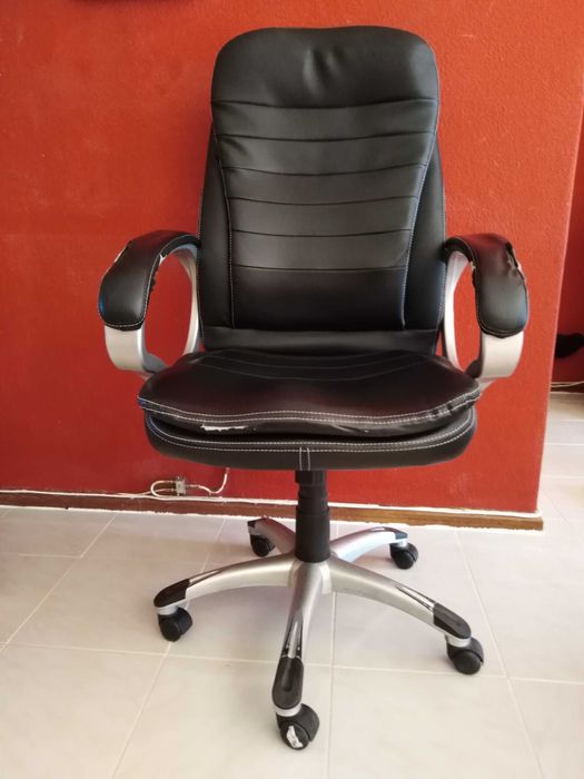 Cadeira de Escritório Negra