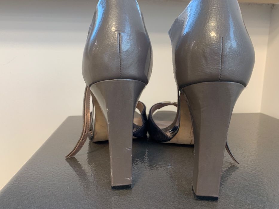 Босоножки Vince Camuto кожаные с мехом 40-41