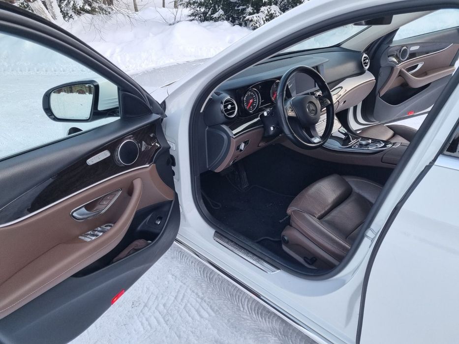 Mercedes Benz 2017 рік