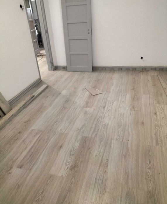 Aplicação Chão flutuante laminado e vinílico click