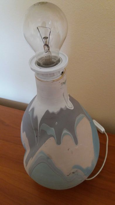 Candeeiro, peça única.