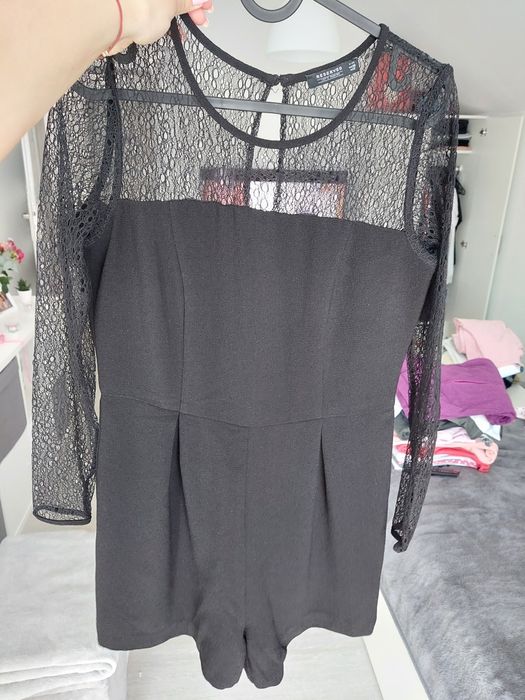 Czarny kombinezon reserved koronka krótki elegancki