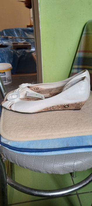 Sandały damskie ,na korku .