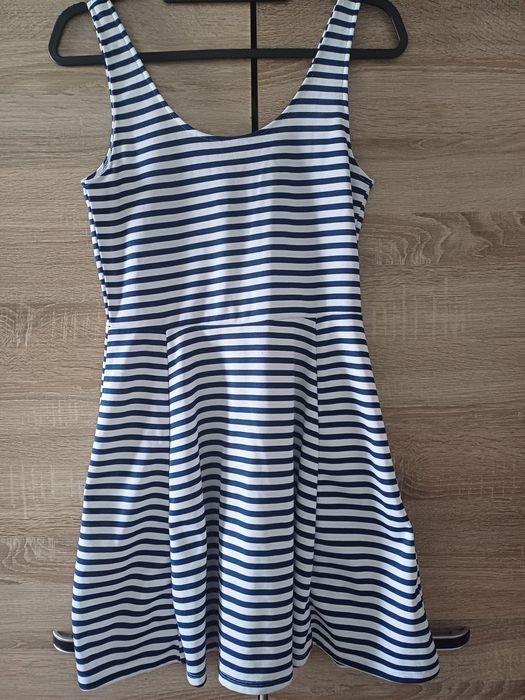 Letnia sukienka w paski H&m