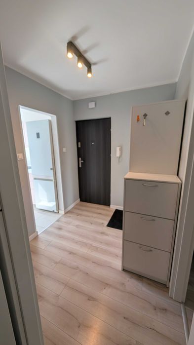 Wynajem - mieszkanie w pełni wyposażone Wrocław przy Grabiszyńskiej, 55 m2 - 3 pokoje, balkon, piwnica, parking darmowy
