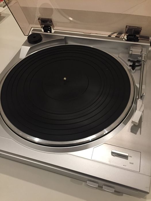 Gira-discos Denon DP-29F