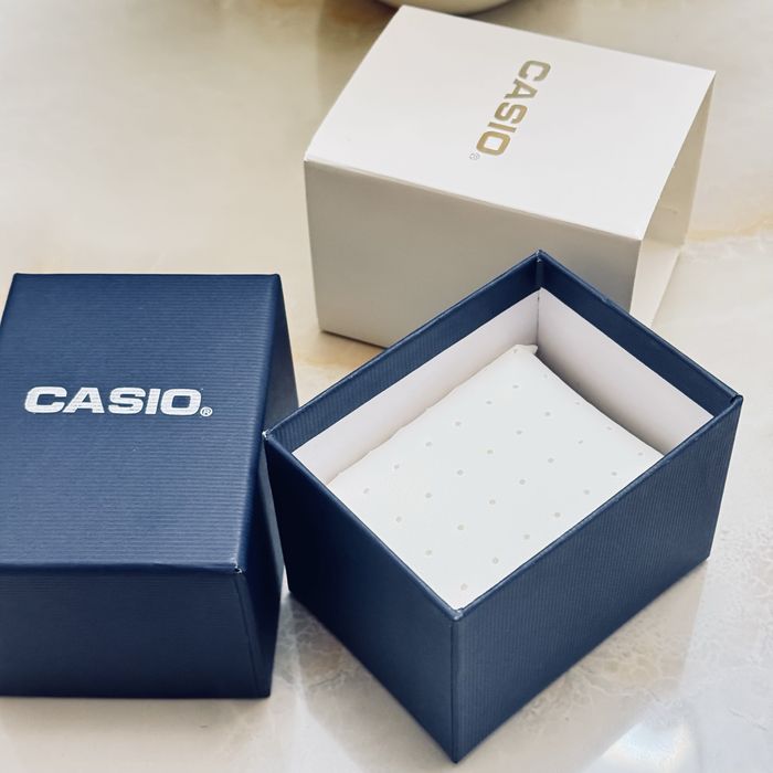 Оригінальні футляри для годинників CASIO