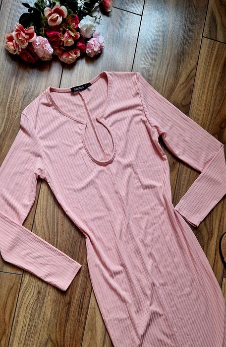 Sukienka długa midi pudrowy róż dopasowana prążkowana XL