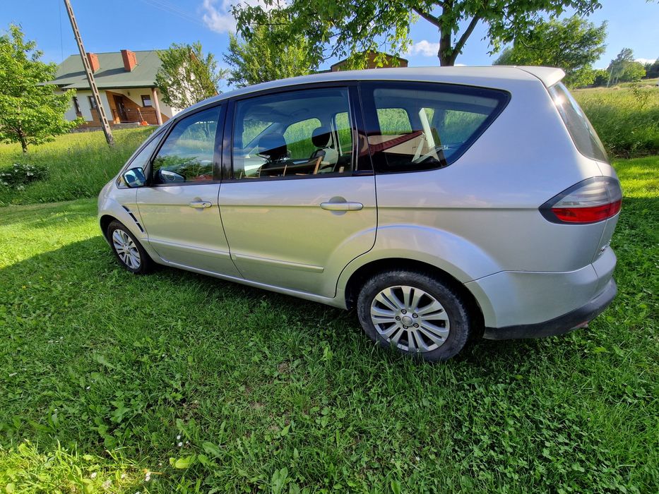 Ford S Max  2010 rok