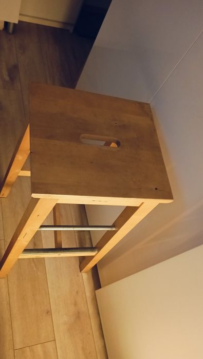 Taboret stołek barowy hoker  drewniany