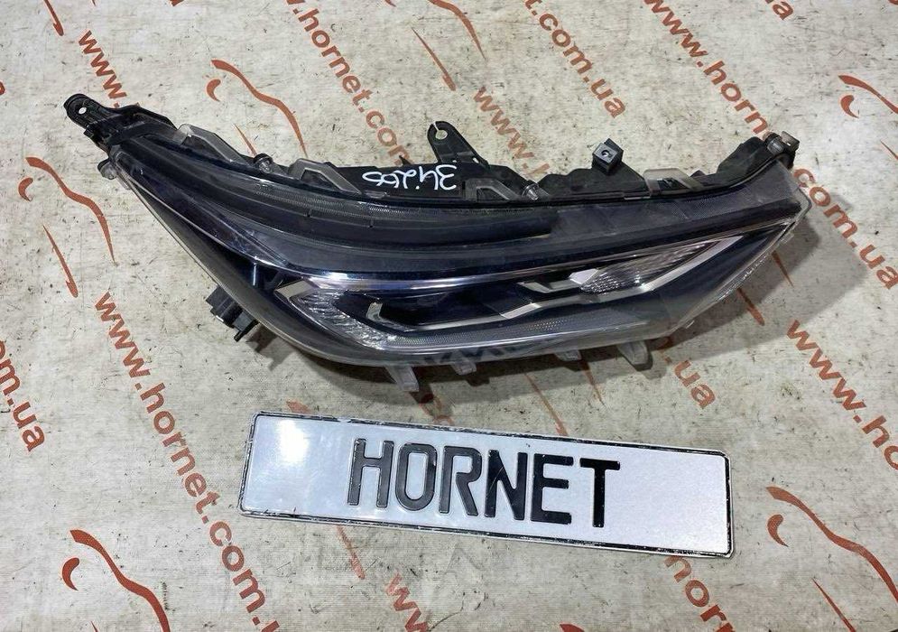 Фара передняя правая Toyota RAV-4 2019 ксенон