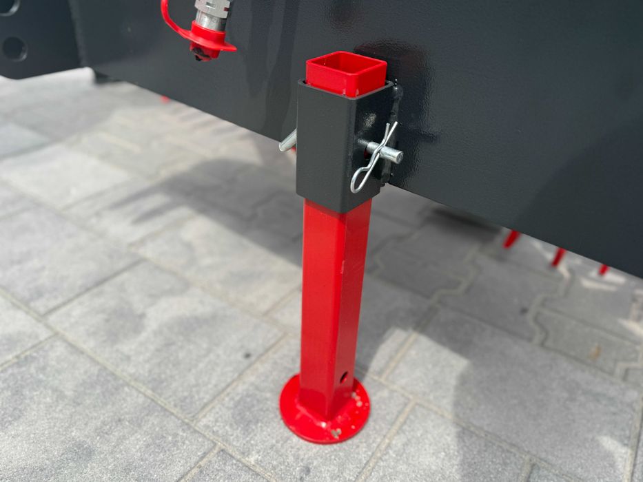 Równiarka pryzmowa 2,6 m Metal-Technik