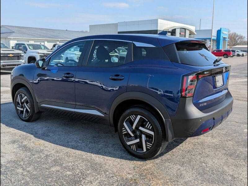 2025 Nissan Kicks SV