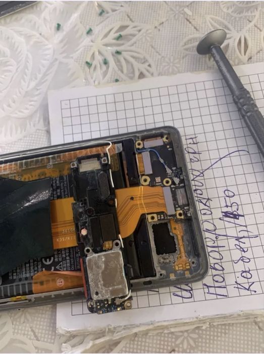 Xiaomi 11T на запчастини (не вмикається після води)