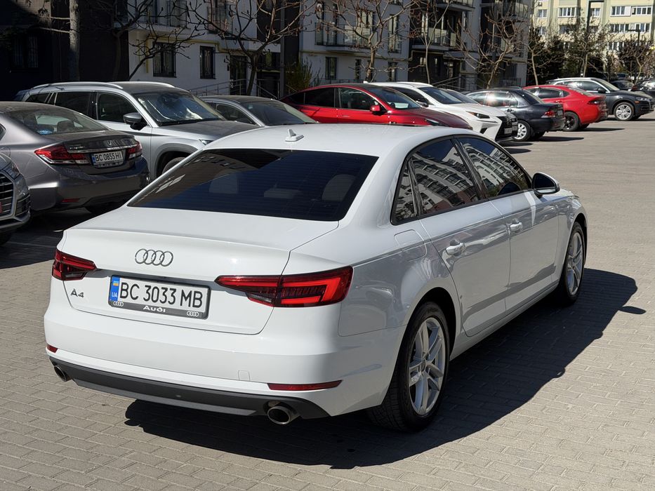 Ауді А4 2017 рік 2.0 бензин автомат