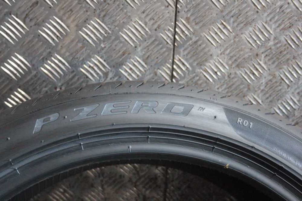 255/40/21 Pirelli P Zero 255/40 R21 102Y XL R01