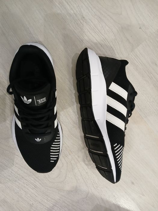 Adidas Swift Run RF nr 42