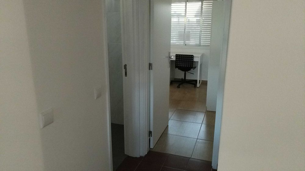 Quarto para estudante próximo da ESTeSC/ESEnfC - Polo B