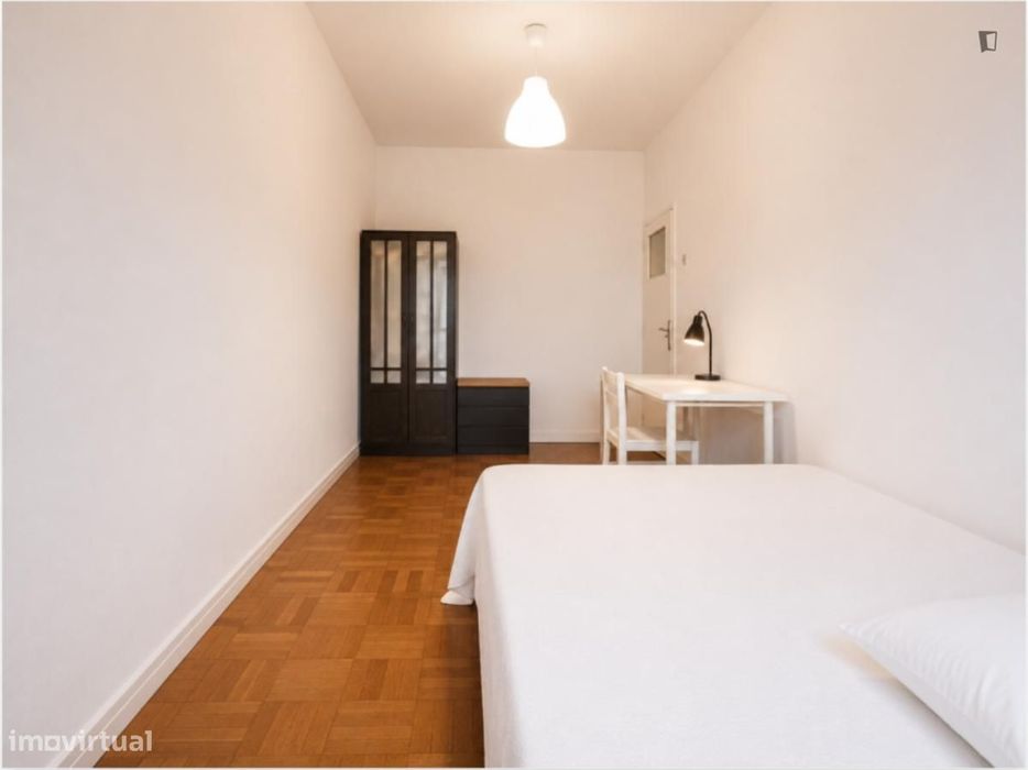 Quarto - localizado em Estrela Lisbon