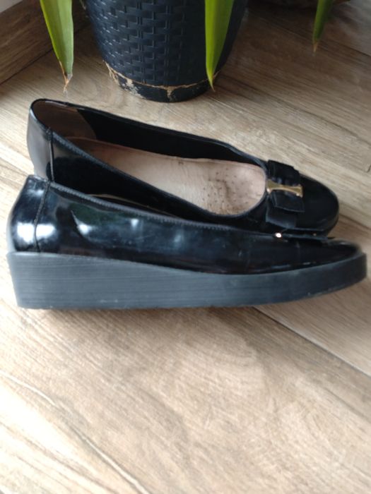 Półbuty skórzane 39 lakier