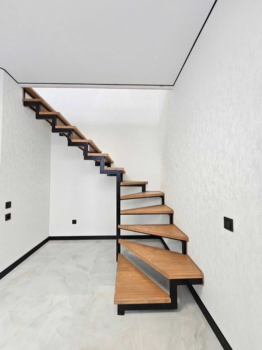 Оренда двоповерхового Townhouse 35m2 з новим ремонтом