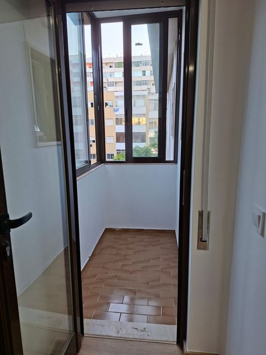 Arrenda-se quartos a estudantes