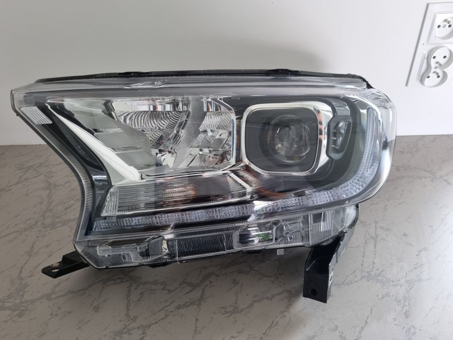 ford ranger lampa przednia lewa full led idealna jb3b-13e015-ba