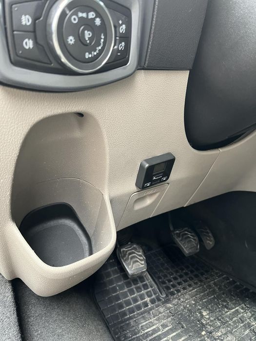 Автомобіль   Ford transit custom