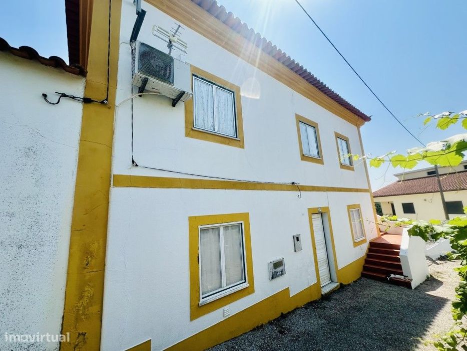 Moradia tipologia T5 c/ vista para a barragem