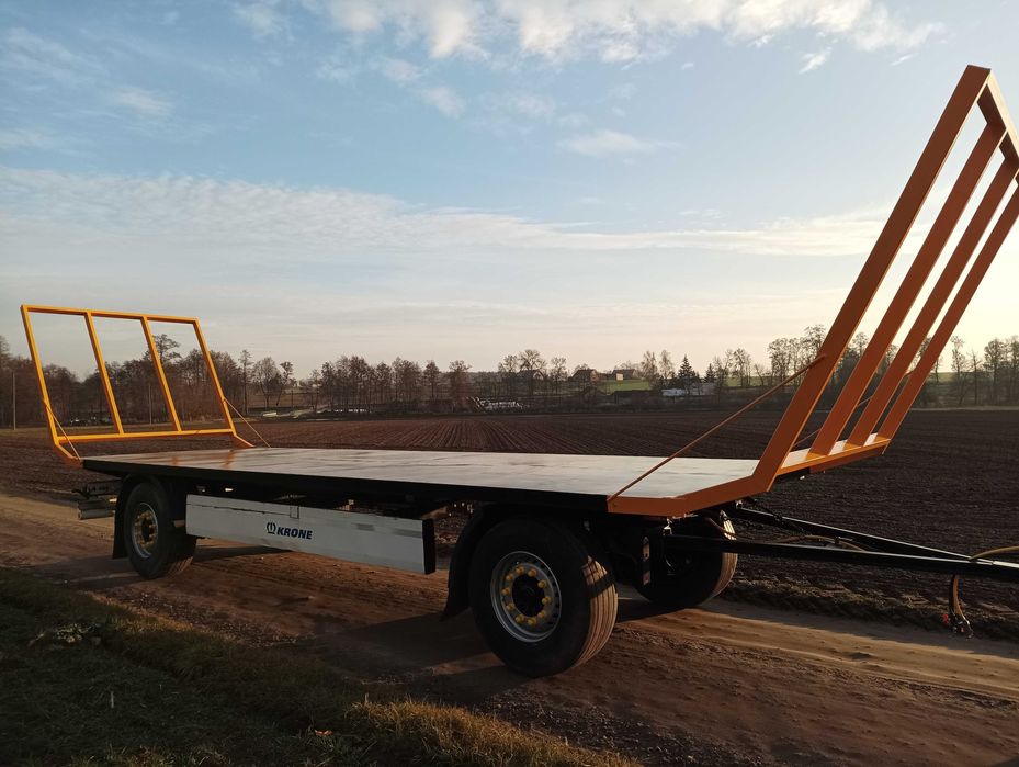 Przyczepa do słomy, bel, balotów KRONE