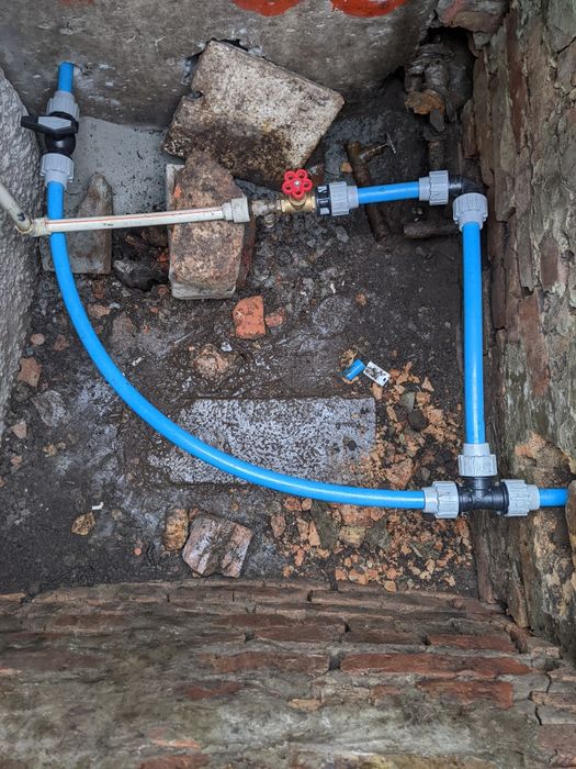 Водопровід, приватний сектор. Заміна водопровідних труб каналізація.