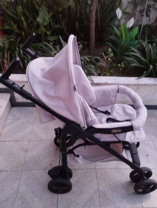Carrinho de Bebê marca  CHICO