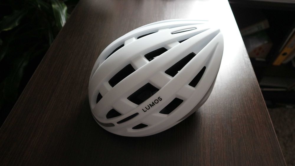 Smart Велошолом Lumos Kickstart