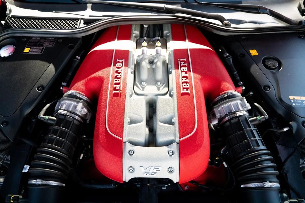 Ferrari 812 Superfast 6.5 V12