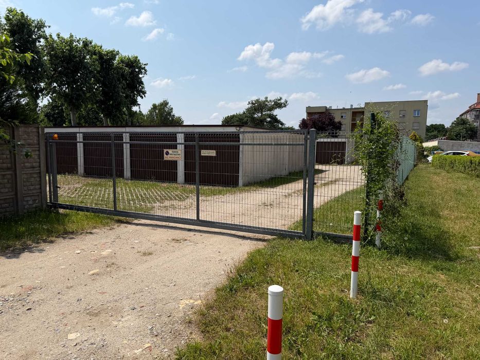 Garaże murowane 18m2 wraz z gruntem (oświetlenie zewnętrzne i wewnętrzne) na sprzedaż