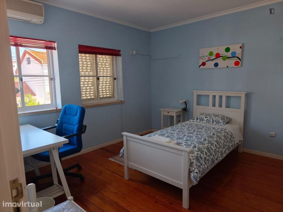 Quarto - localizado em Setubal