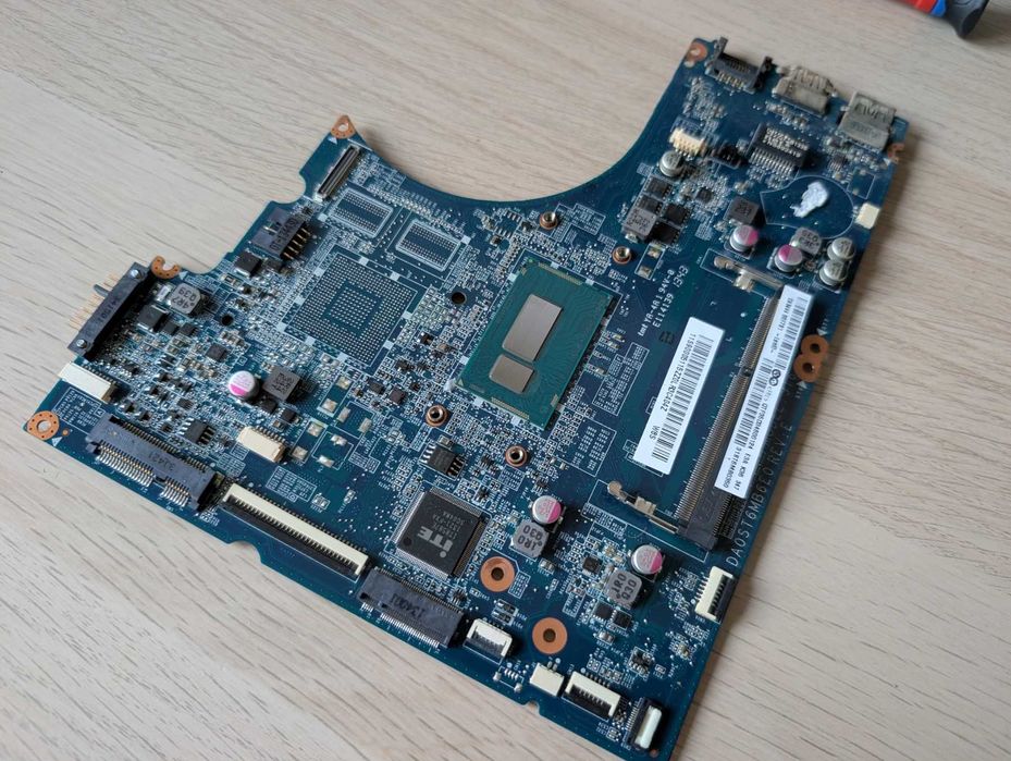 uszkodzona płyta główna Lenovo flex 14