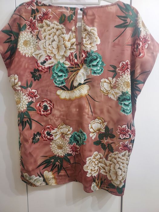 Piękna bluzka w kwiaty