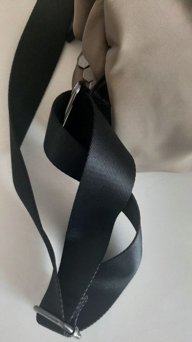 Mochila beje em tecido
