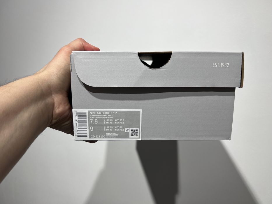 Кросівки Nike Air Force 1 '07 DZ4512-100